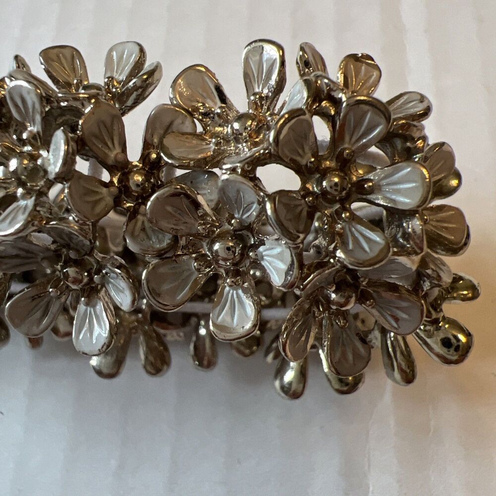 VINTAGE Daisy Floral Silver Tone Bracelet Bangle Stretchy Elastic